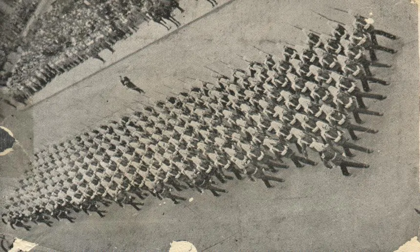 Desfile en el Parque Cousiño en 1944