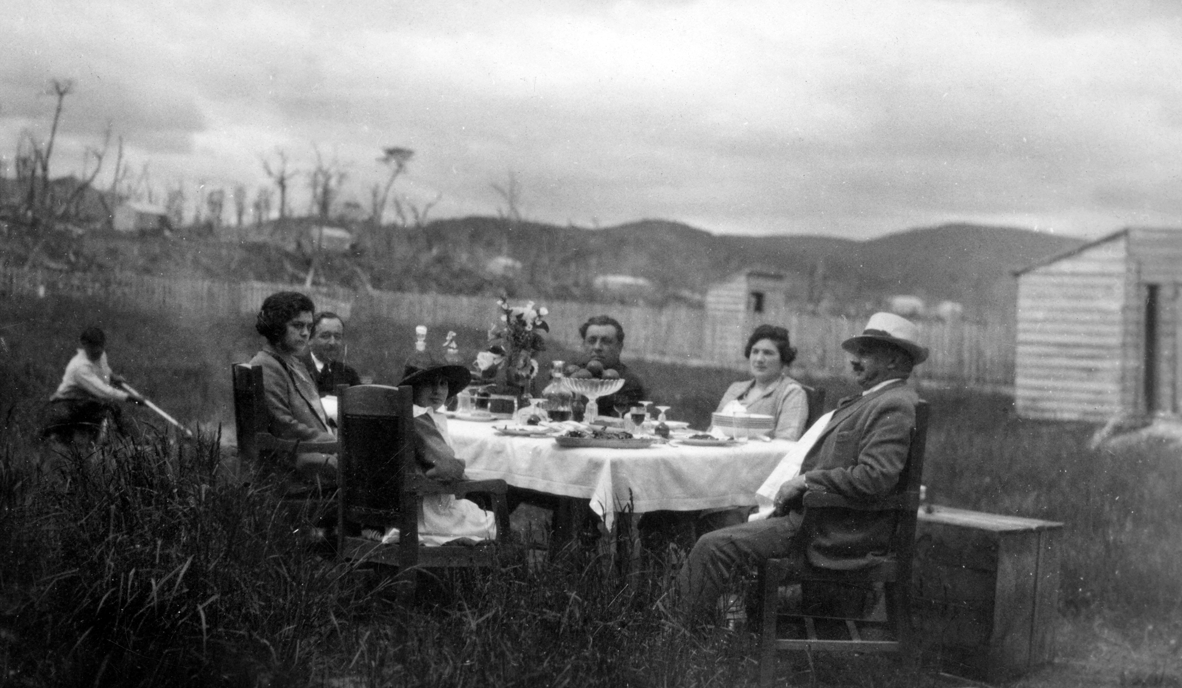 Almuerzo Campestre en Puerto Yartou ca. 1910