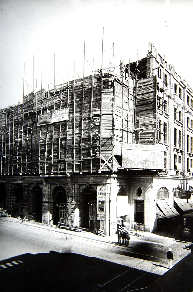 Remodelación del portal Fernández Concha en 1929