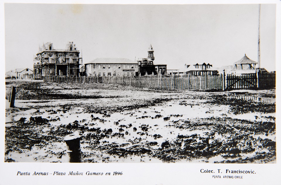 Plaza Muñoz Gamero de Punta Arenas en 1896