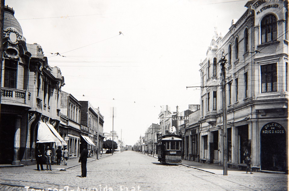 Avenida Arturo Prat de Temuco circa. 1930
