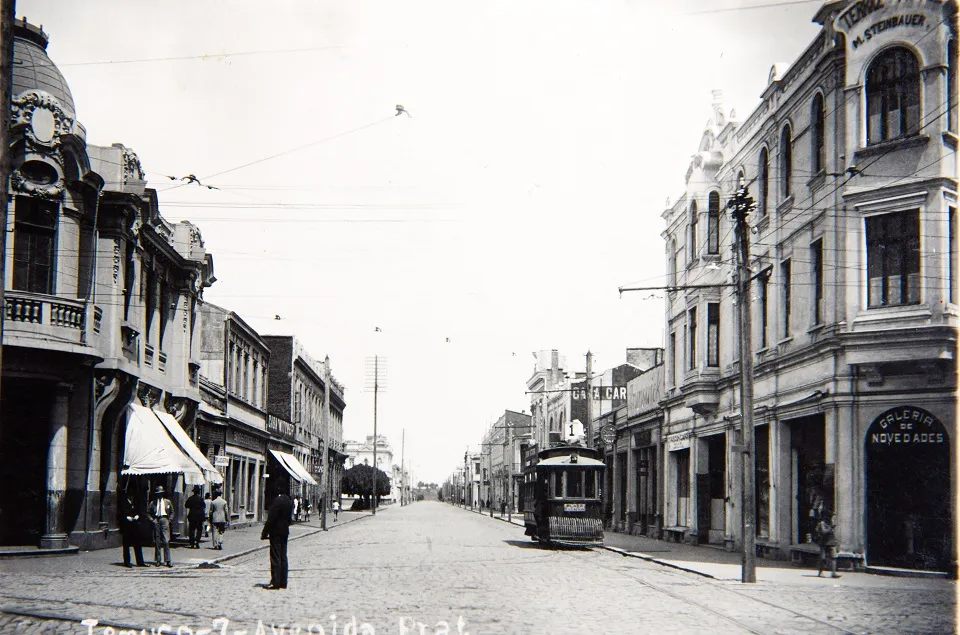 Avenida Arturo Prat de Temuco circa. 1930