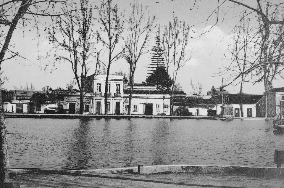 Laguna de Parque Forestal circa. 1915