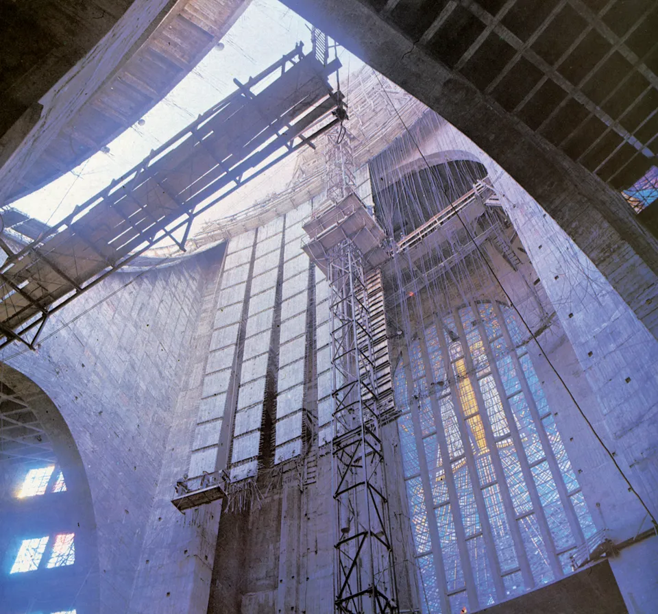 Construcción del Templo Votivo de Maipú, 1975