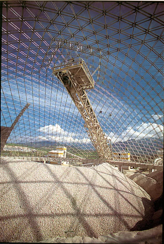 Planta de almacenamiento de caliza chancada en Polpaico, 1993
