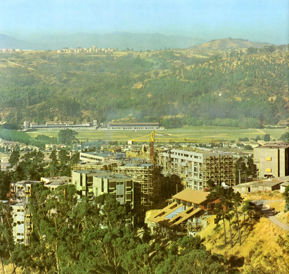 Conjunto Habitacional 7 Hermanas, 1976