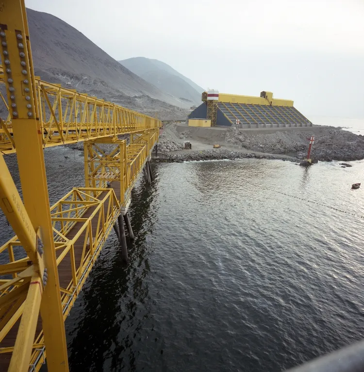 Construcción del puerto Coloso, 1984