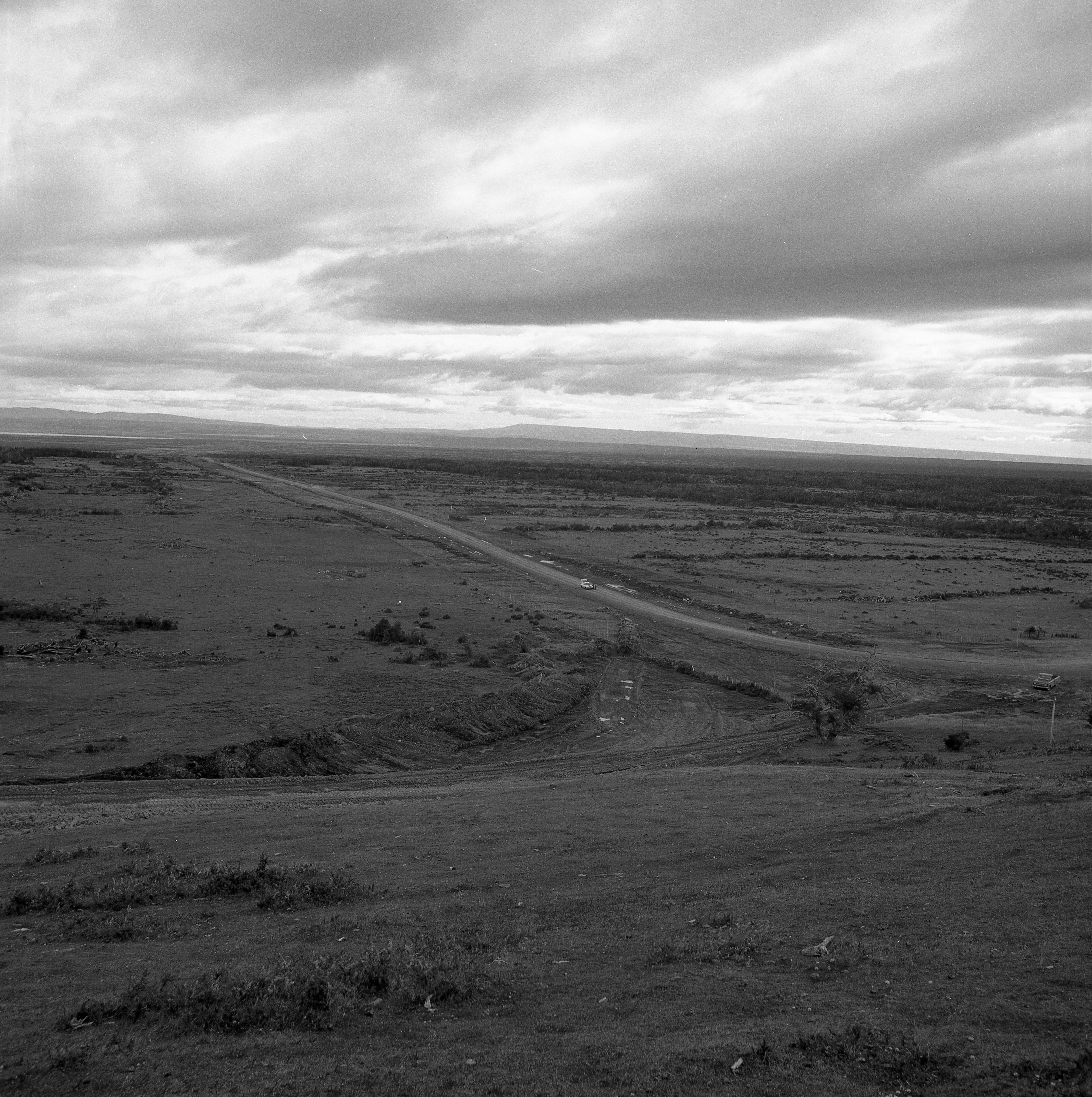 Construcción del camino entre Punta Arenas y Puerto Natales, 1969