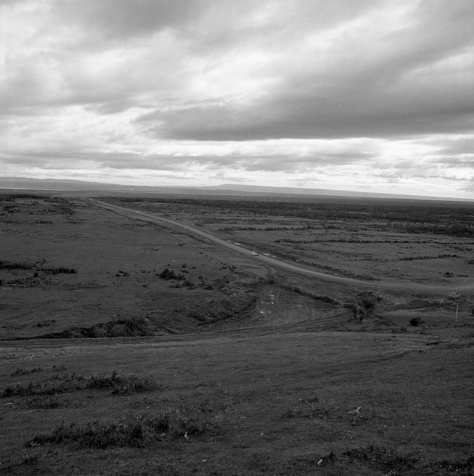 Construcción del camino entre Punta Arenas y Puerto Natales, 1969