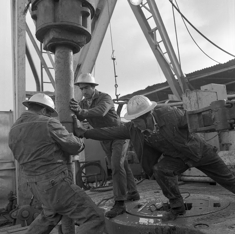 Perforación petrolífera en Magallanes, 1960