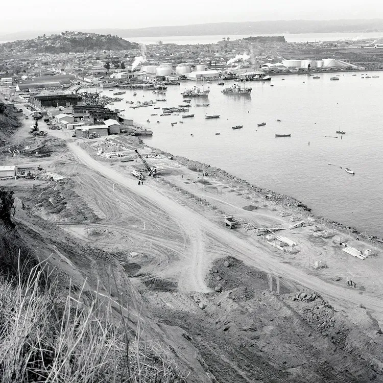 Construcción del puerto de San Vicente en 1976