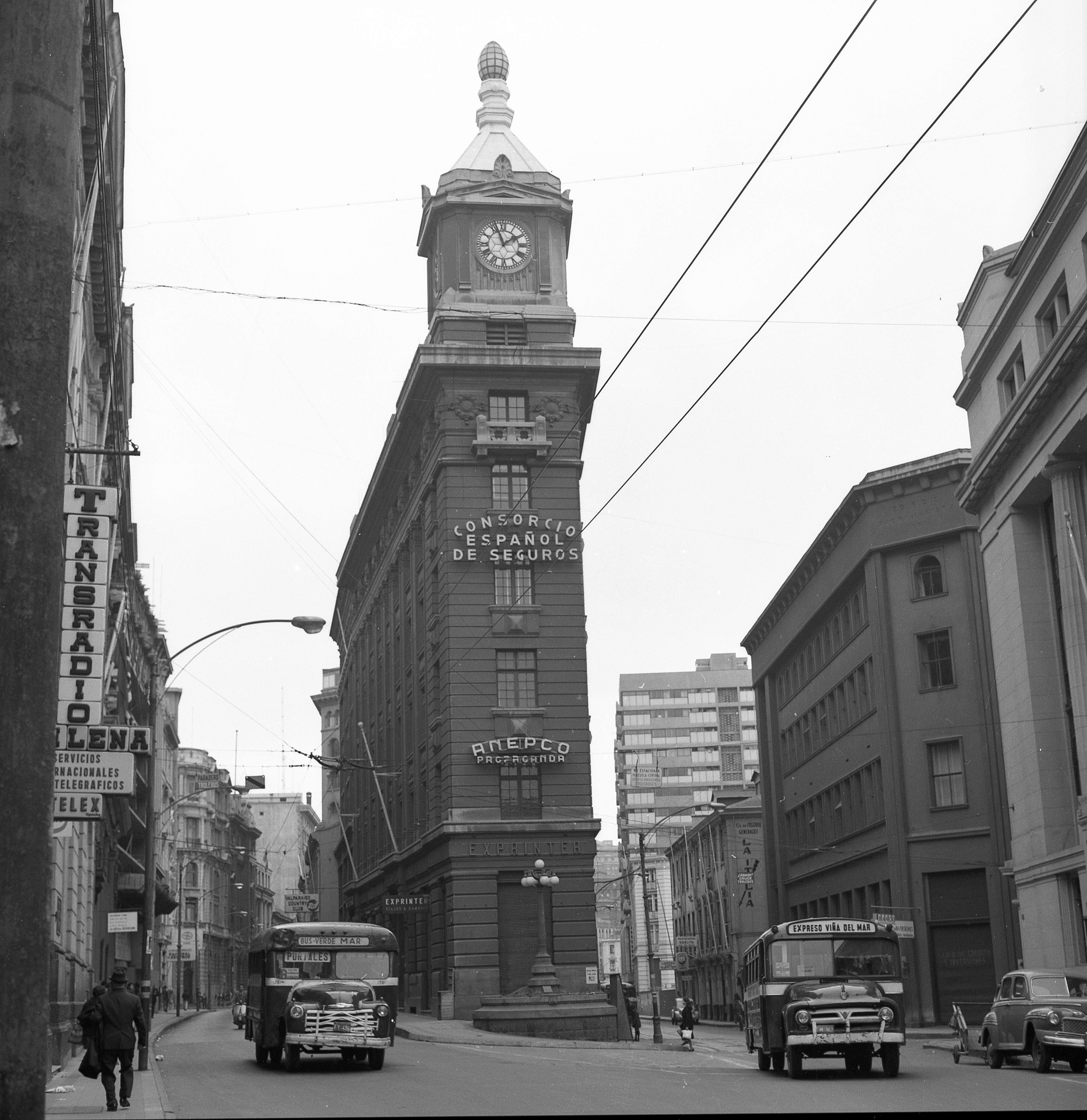 Reloj Turri o Edificio Comercial Edwards de Valparaíso en 1965