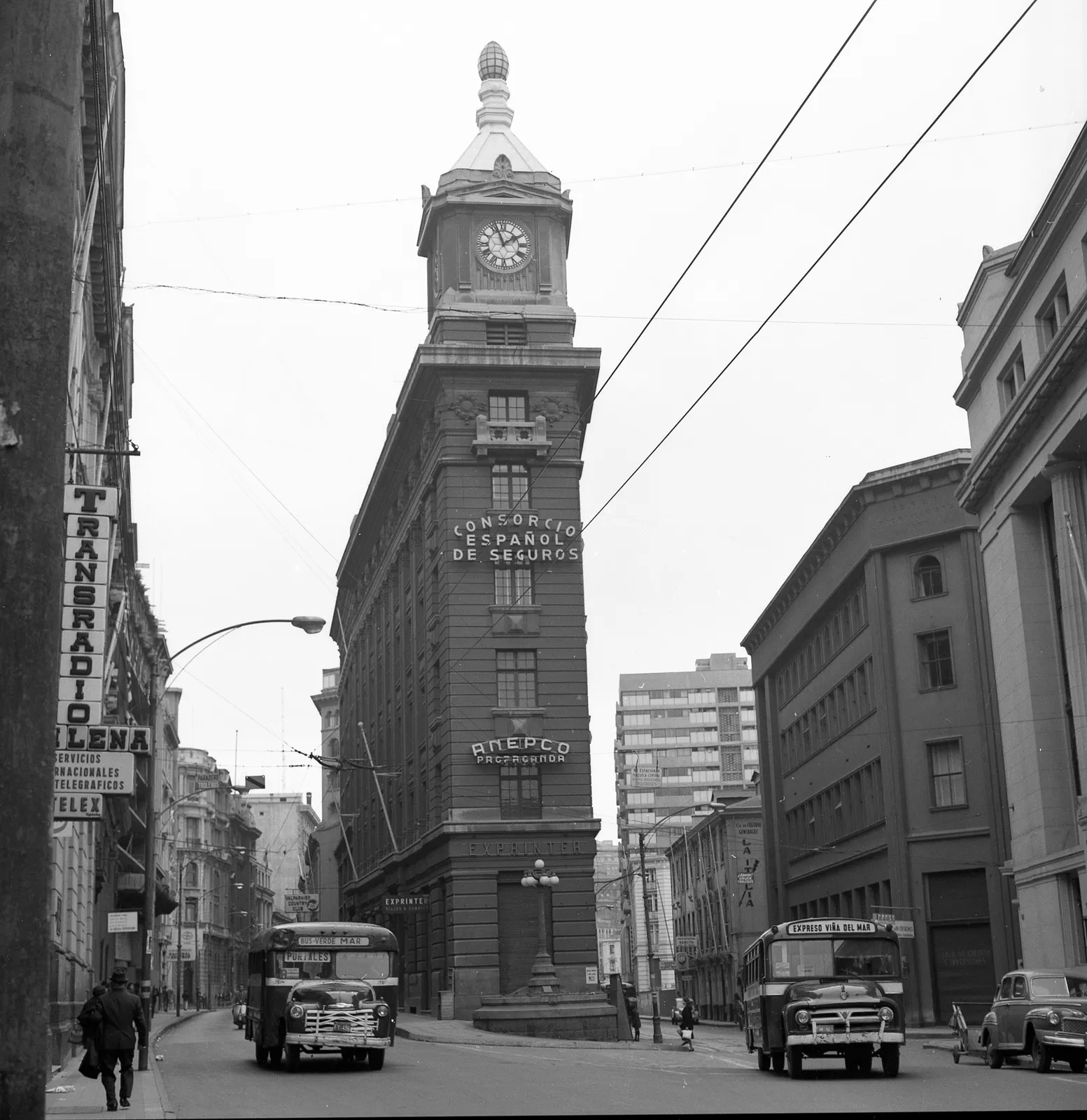 Reloj Turri o Edificio Comercial Edwards de Valparaíso en 1965