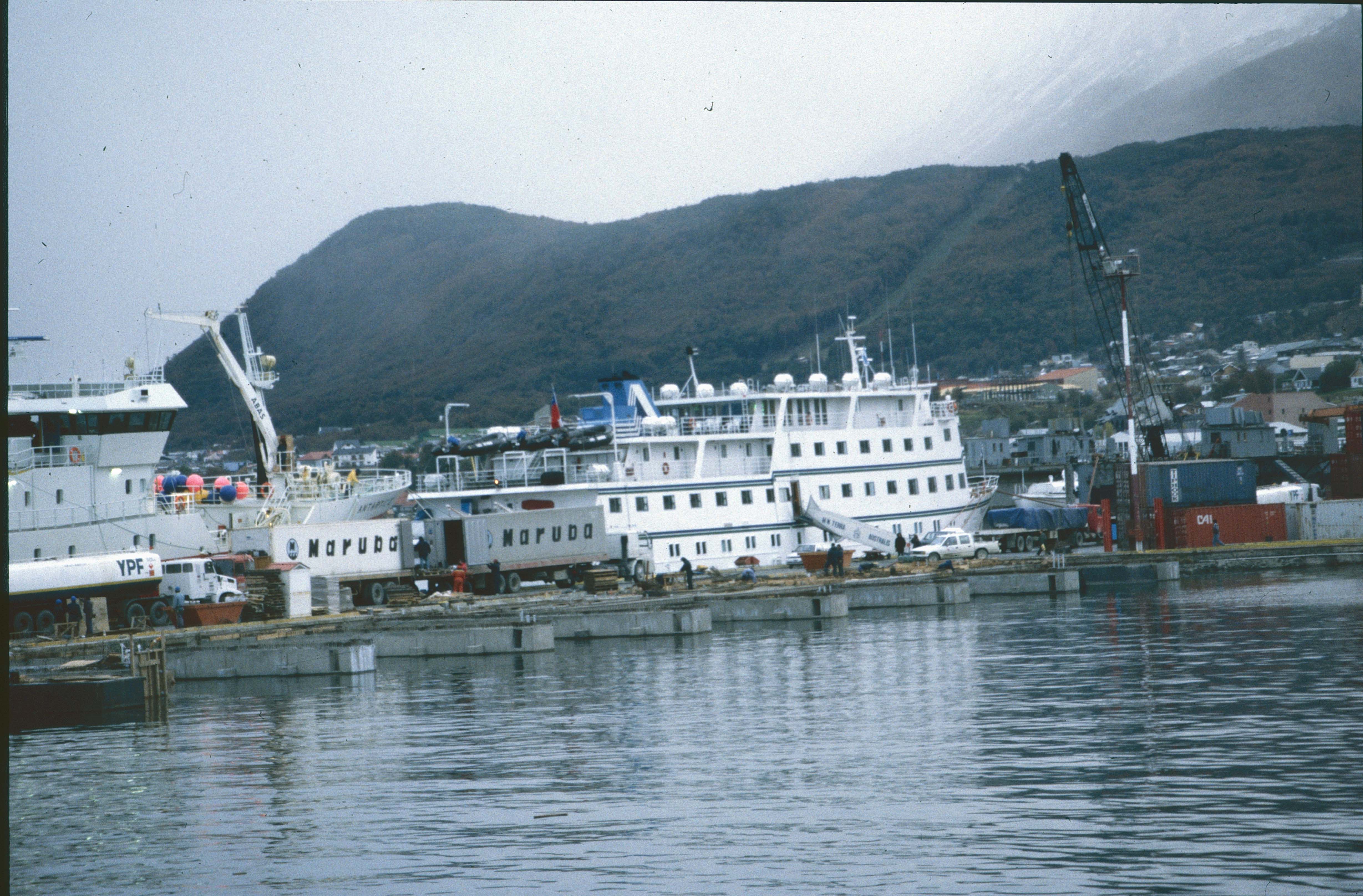 Cruceros en Ushuaia, 1990