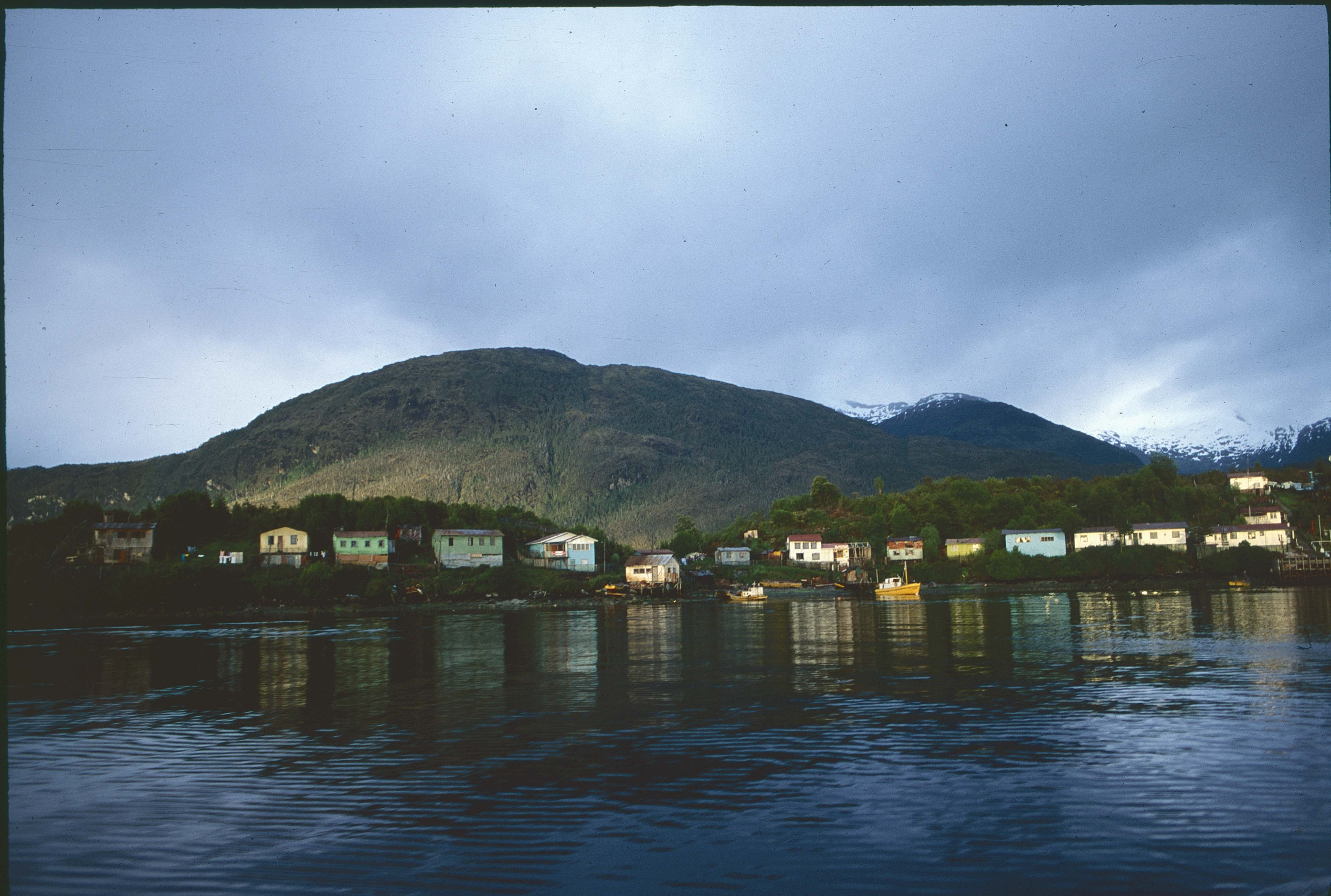 Localidad de Puerto Edén - Extremo Sur de Chile en los 90s