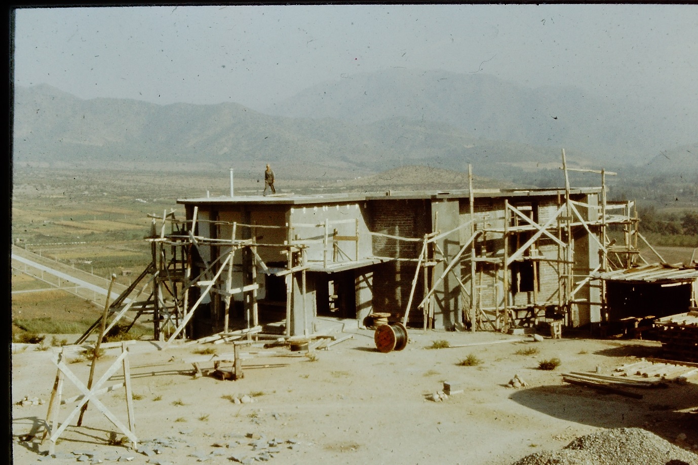 Construcción observatorio Cerro Calán en 1958