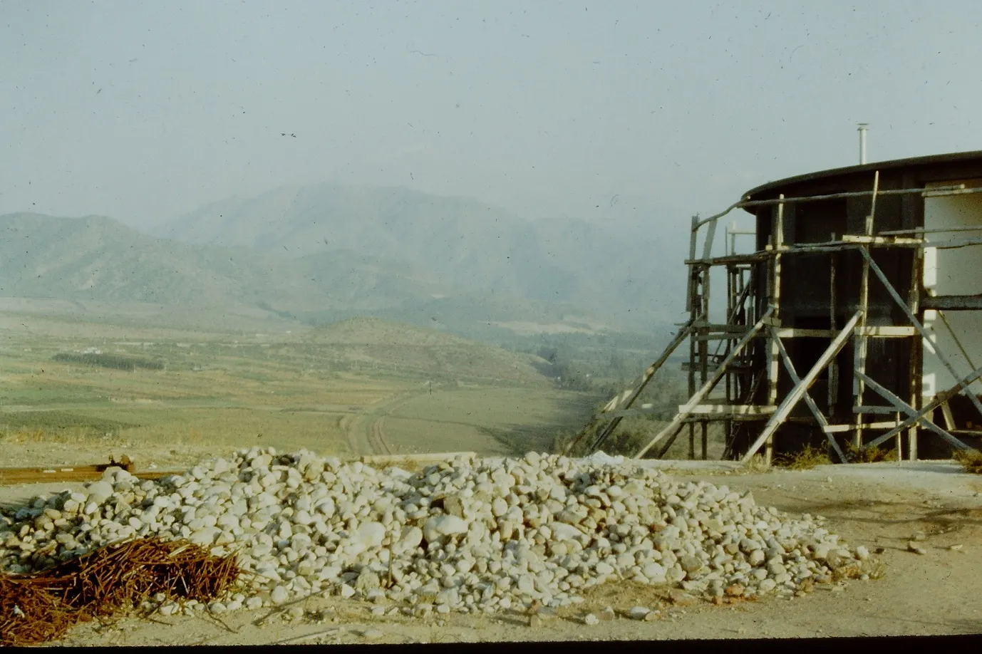 Construcción observatorio Cerro Calán en 1958