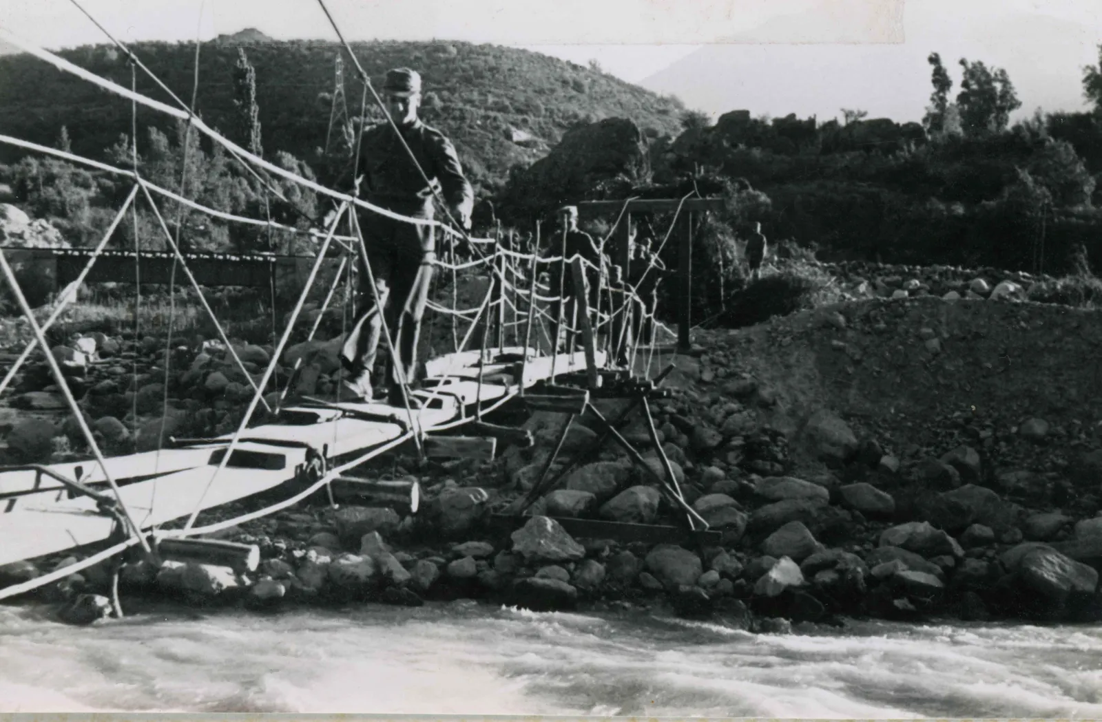 Pasarela sobre el Río Aconcagua en 1946