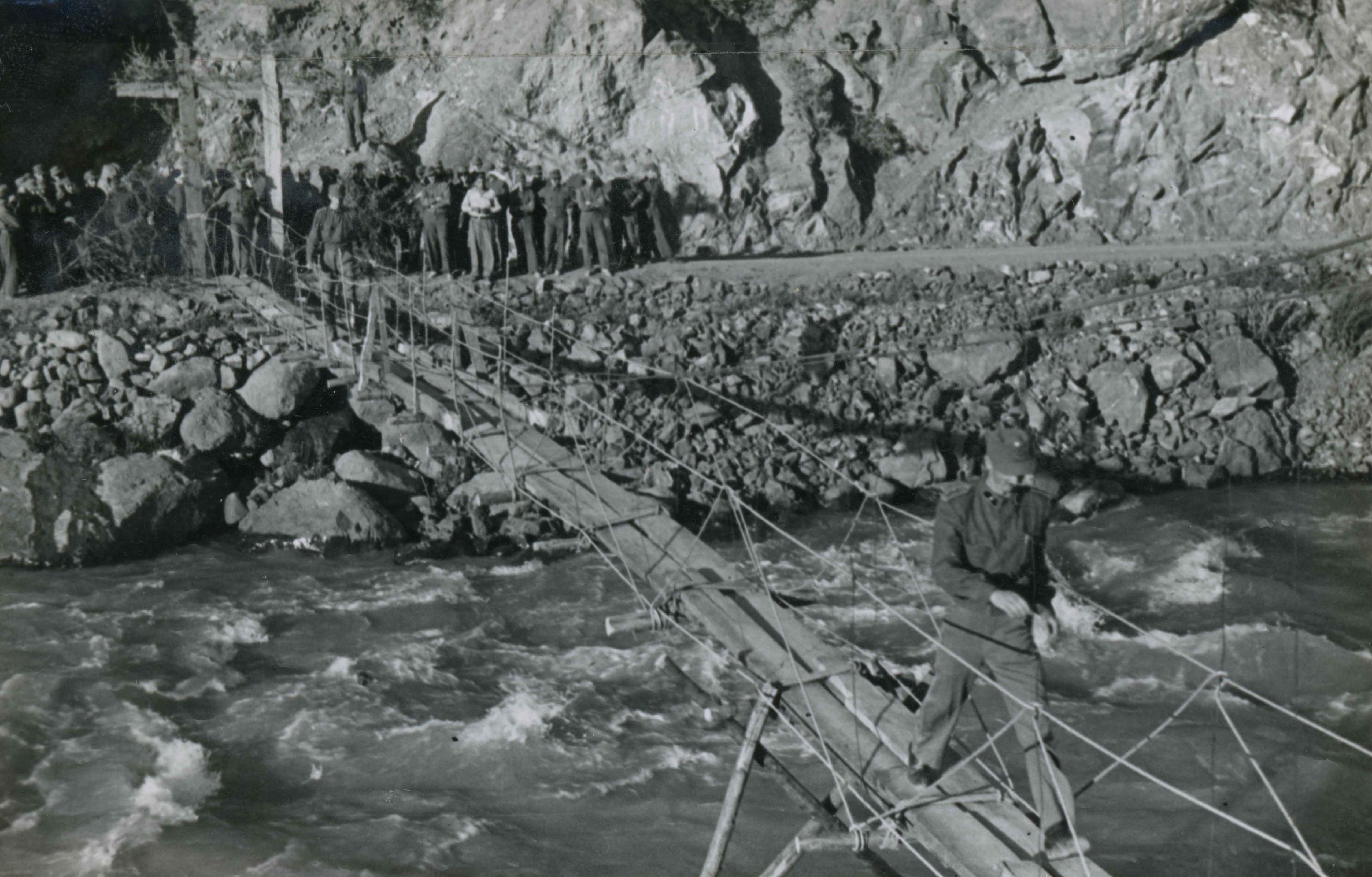 Pasarela sobre el Río Aconcagua en 1946