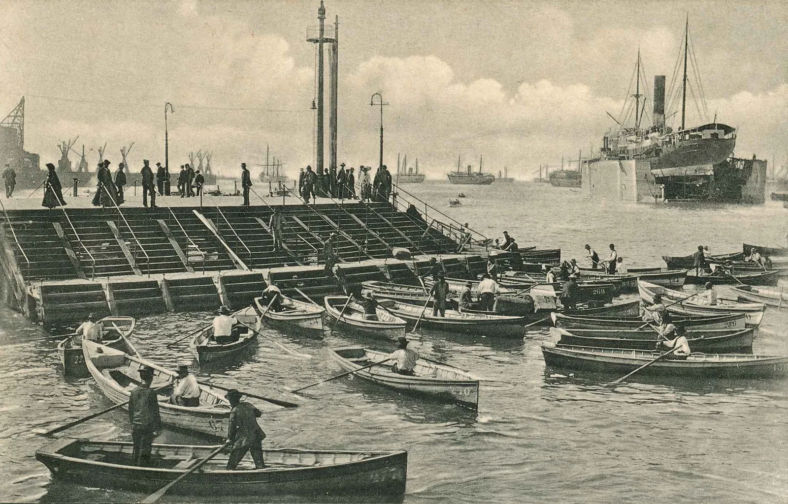 Muelle de pasajeros de Valparaíso en 1910