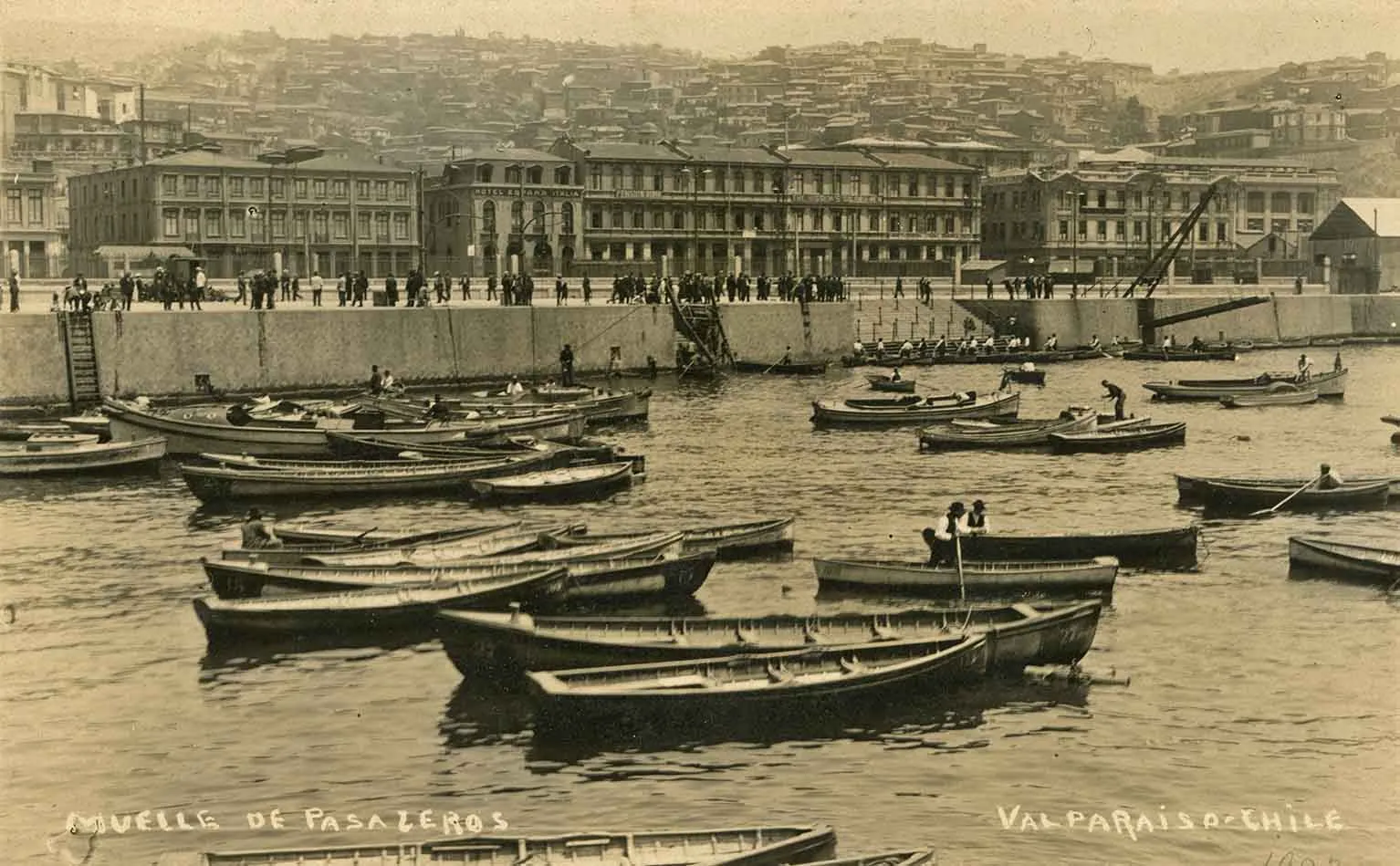Muelle de pasajeros de Valparaíso en 1923
