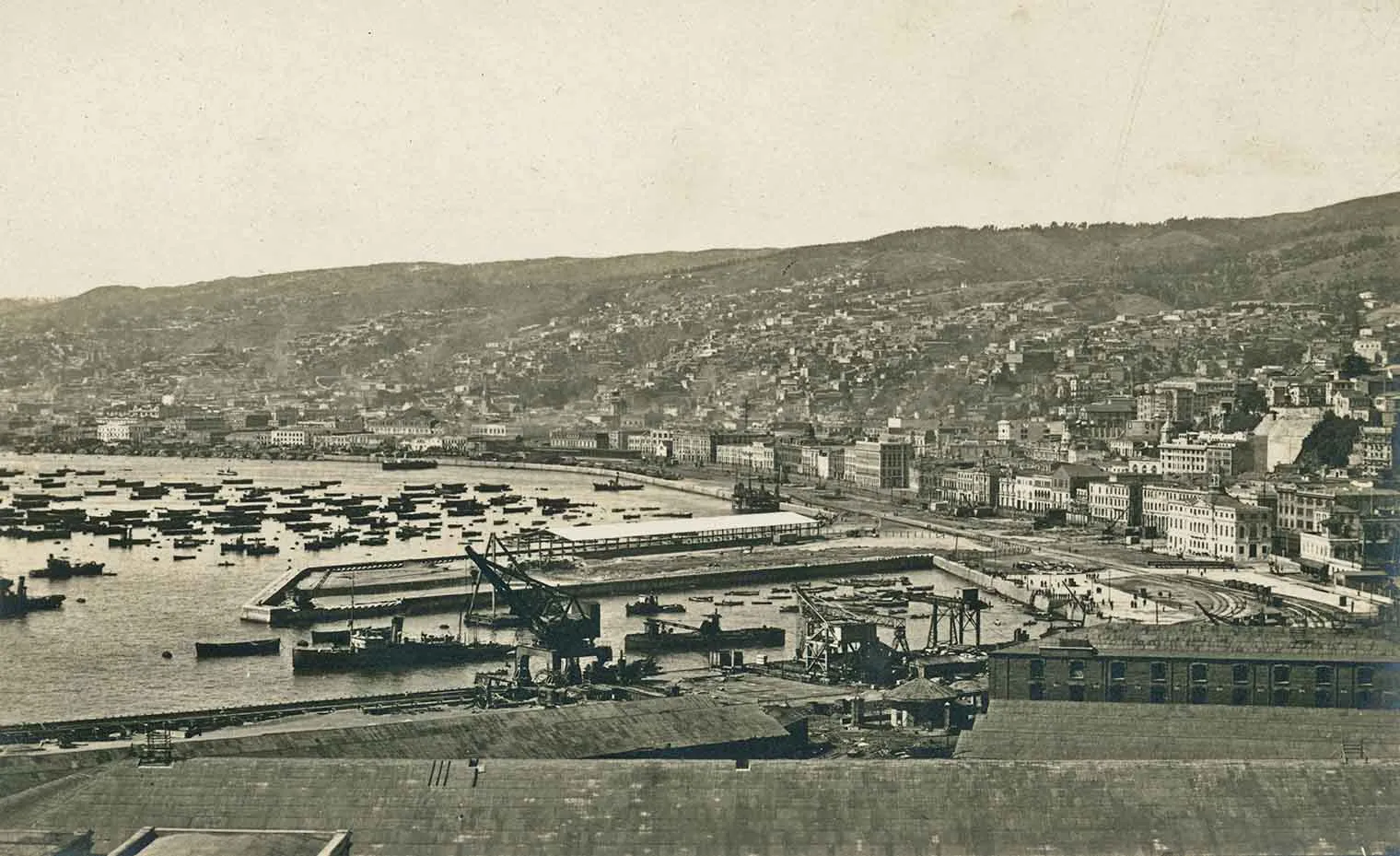 Puerto, Malecón y Muelles de Valparaíso en 1924
