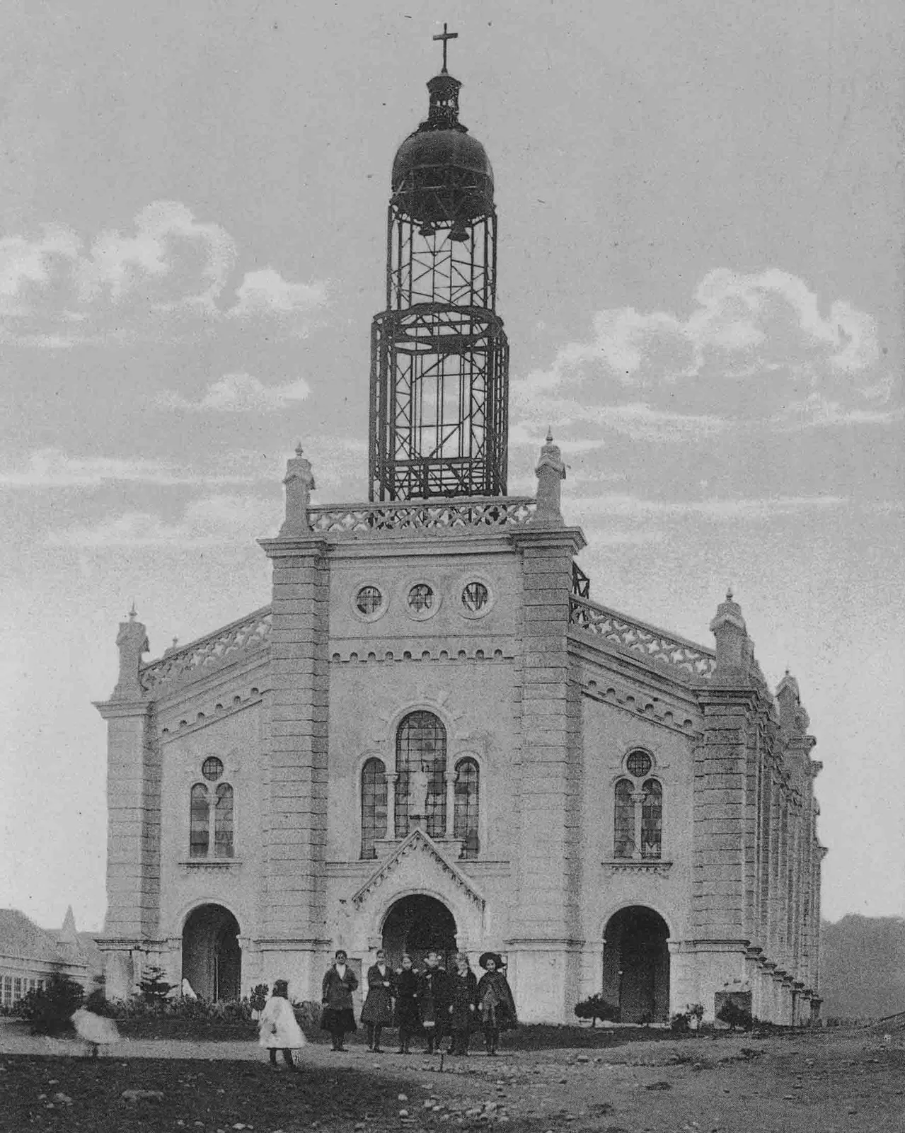 Construcción de la catedral de Ancud en 1905