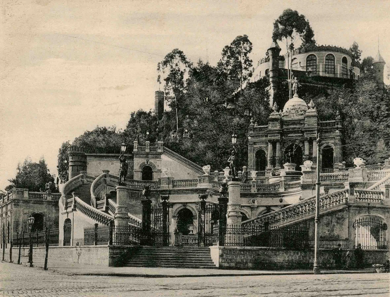Acceso del Cerro Santa Lucía en 1903