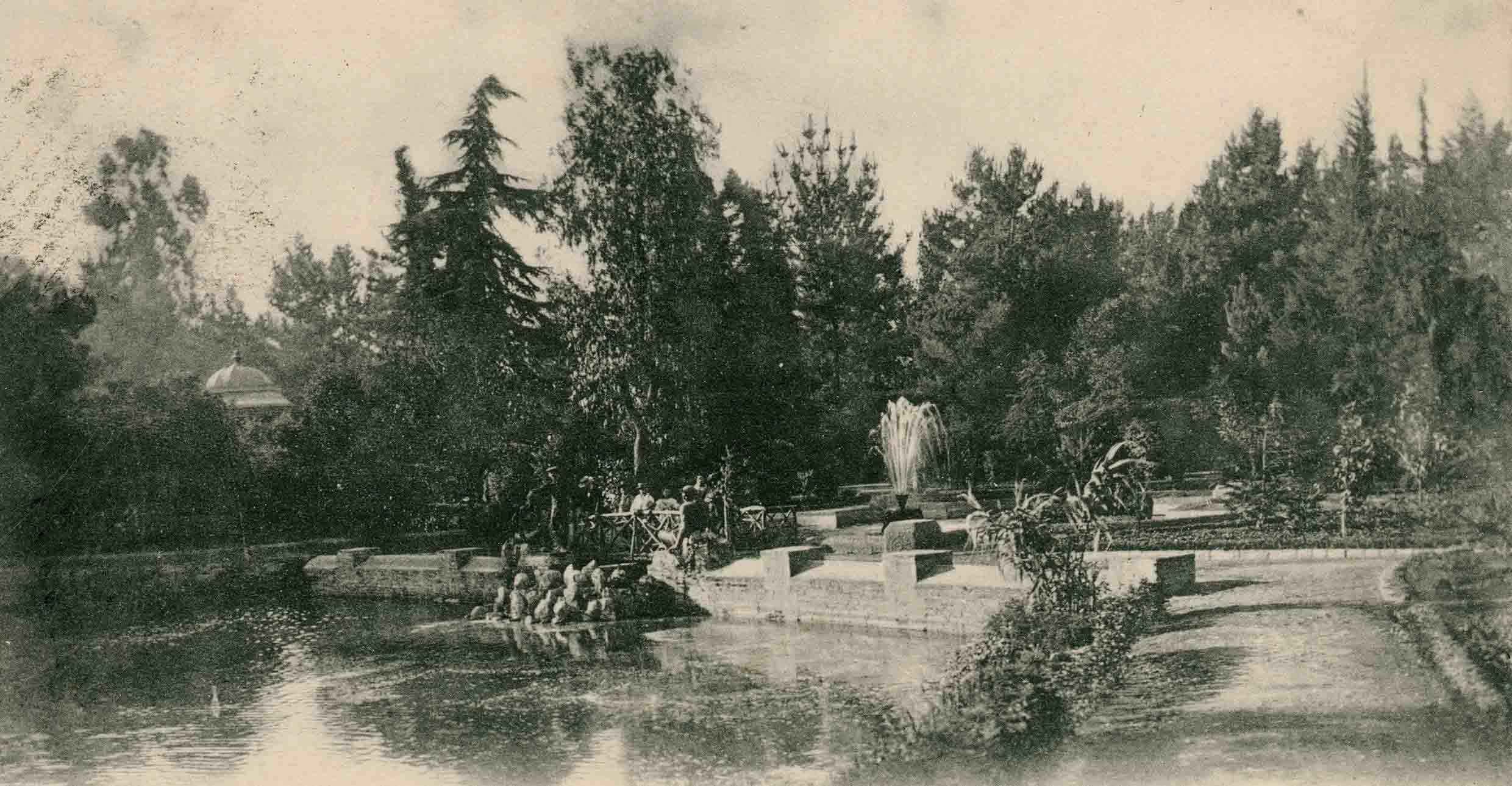 Laguna del Parque Cousiño de Santiago ca. 1910