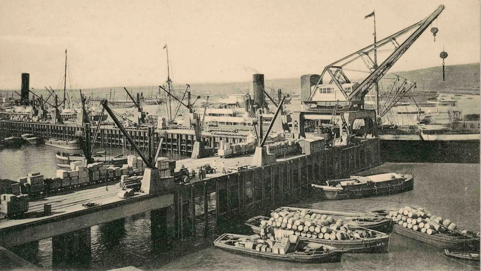 Muelle fiscal de Valparaíso en 1912
