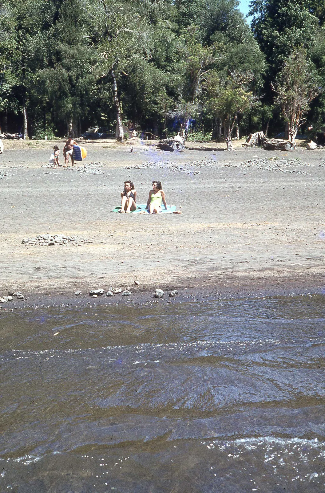 Playa Lago Caburga a finales de los 70