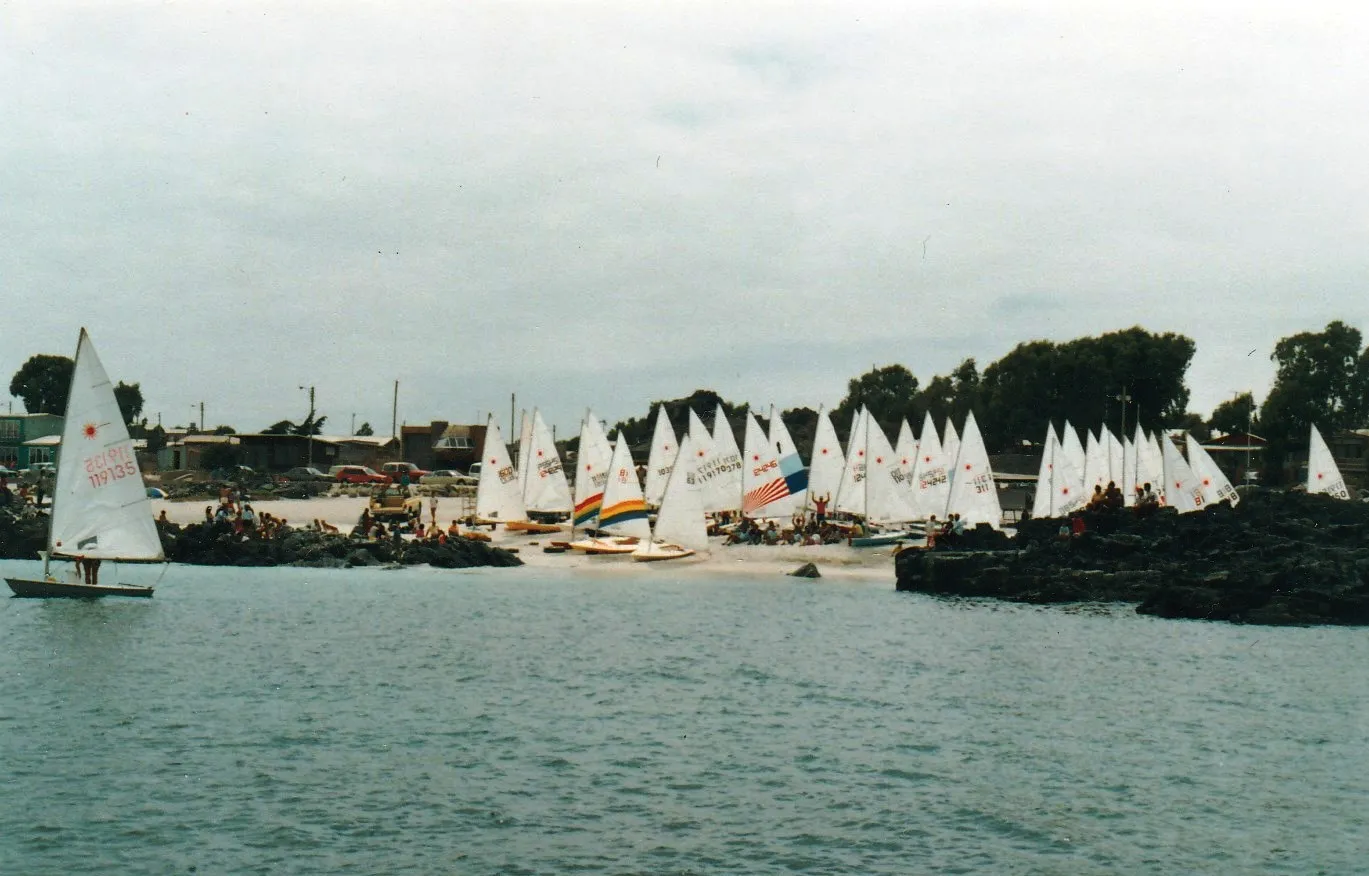 Veleros Laser en Bahía Inglesa, 1988