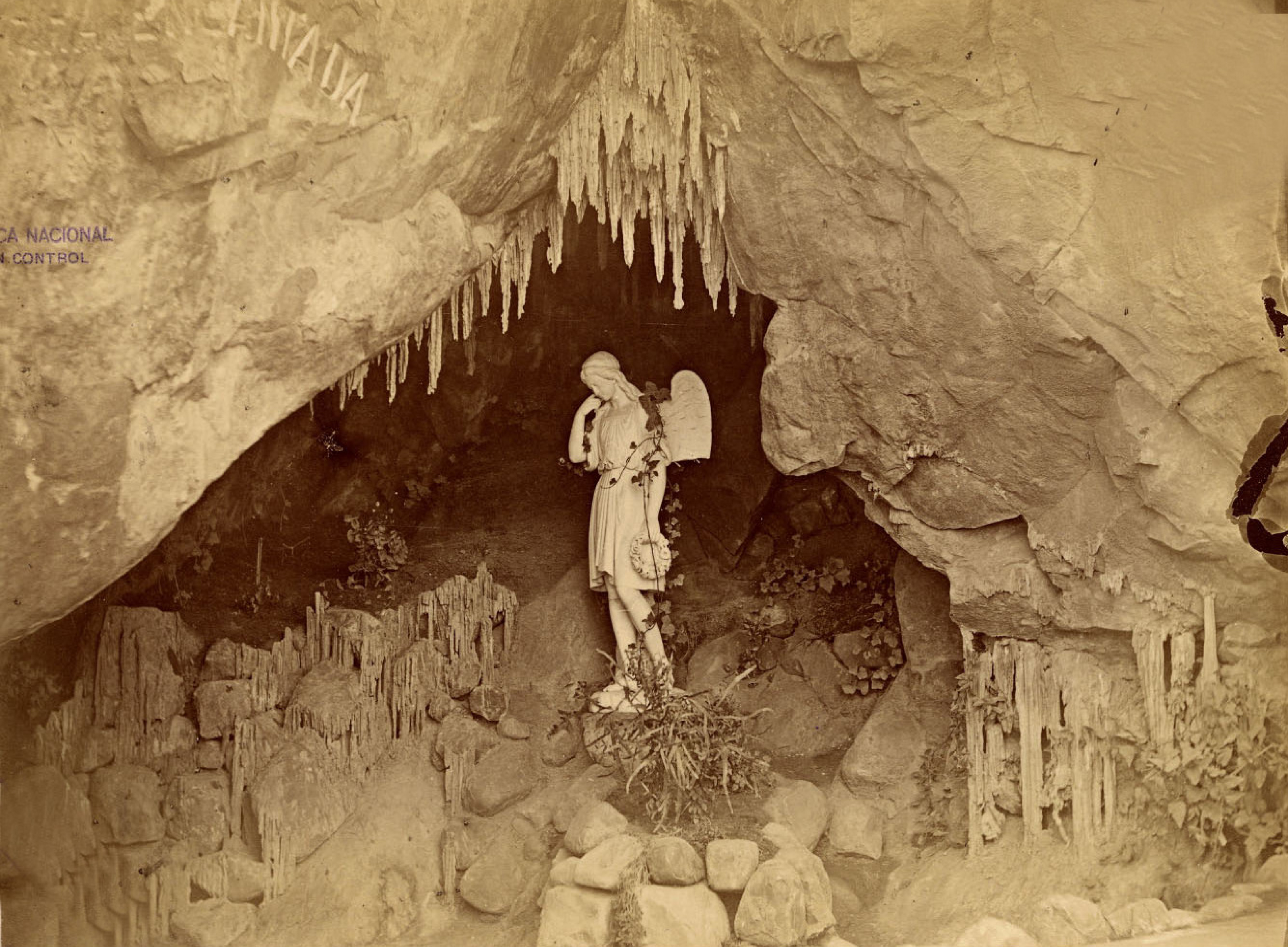 Gruta de la Cimarra, Cerro Santa Lucía, 1874