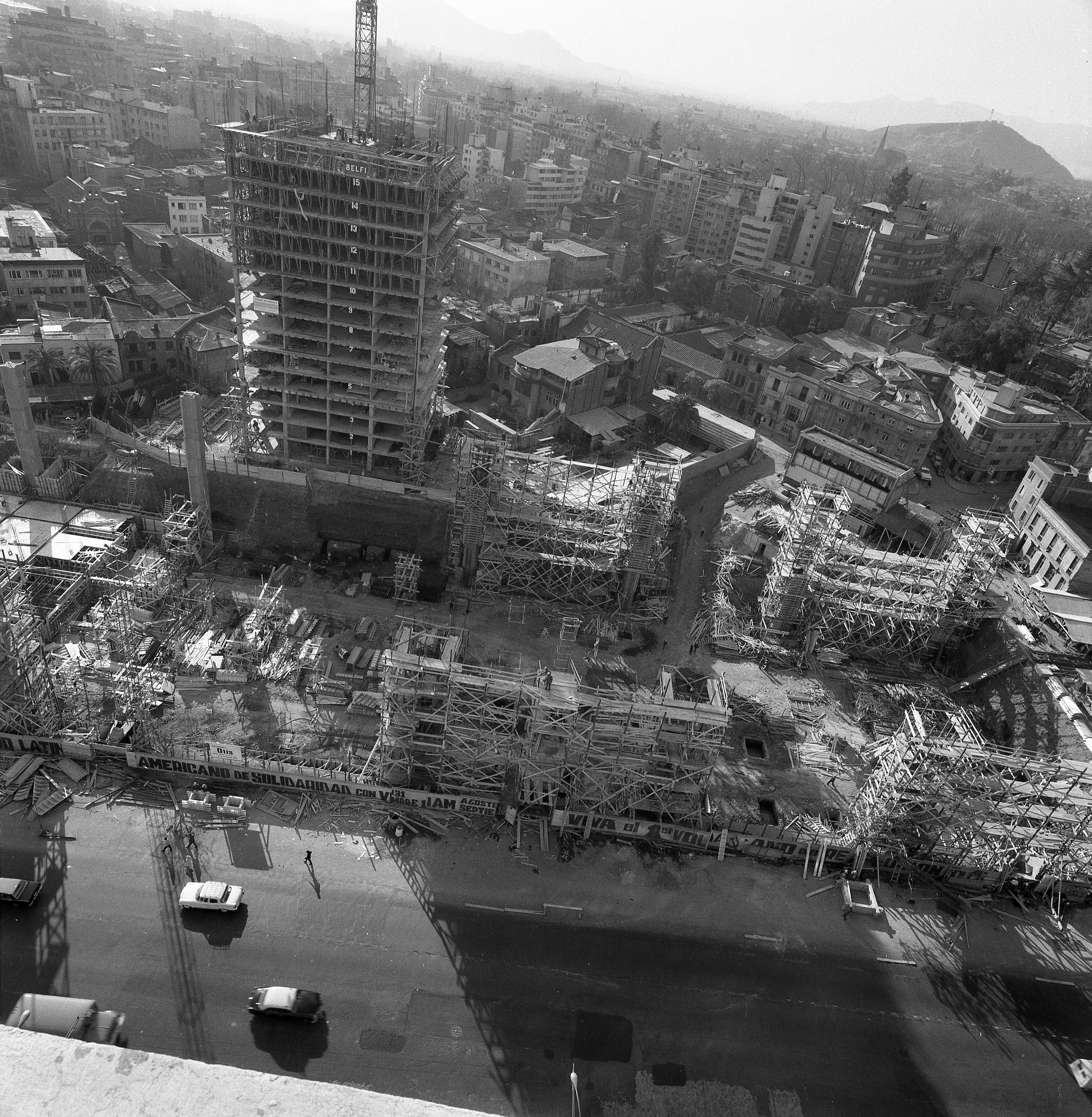 Construcción Edificio Unctad III-Gabriela Mistral-CAP-Maestranza Cerrillos en 1971