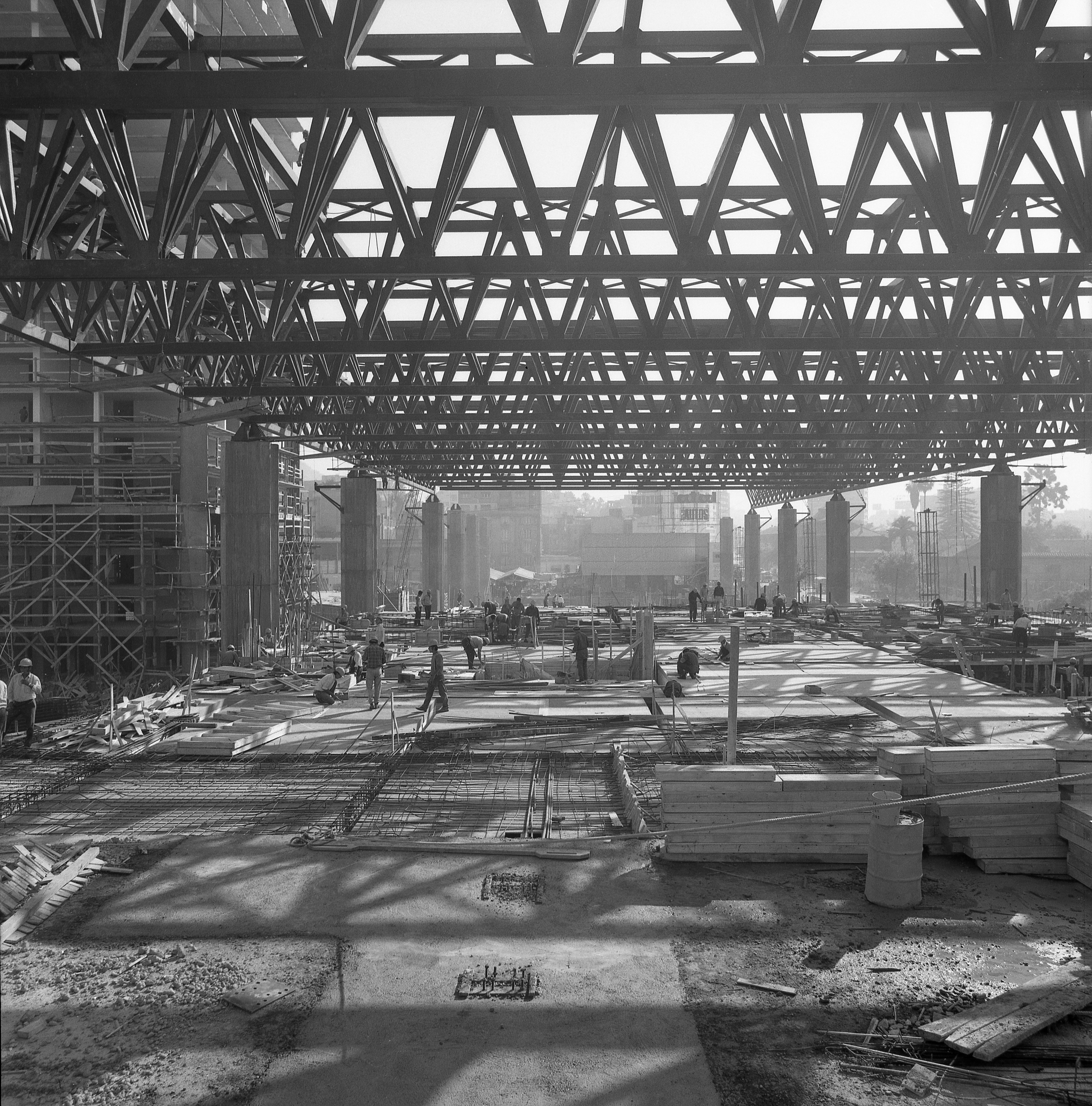 Construcción Edificio Unctad III-Gabriela Mistral-CAP-Maestranza Cerrillos en 1971