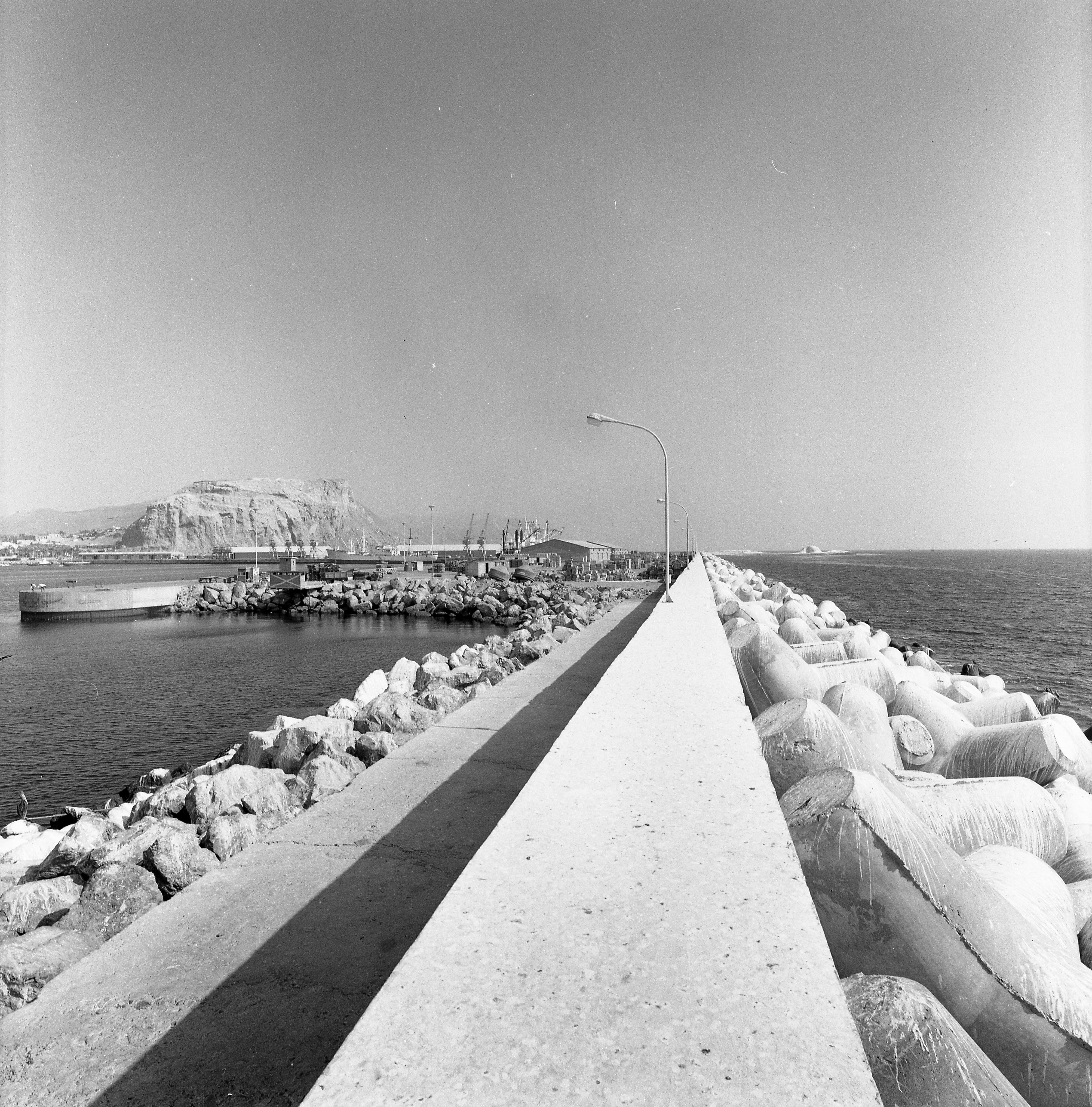 Puerto Arica-Tetrápodos en 1969