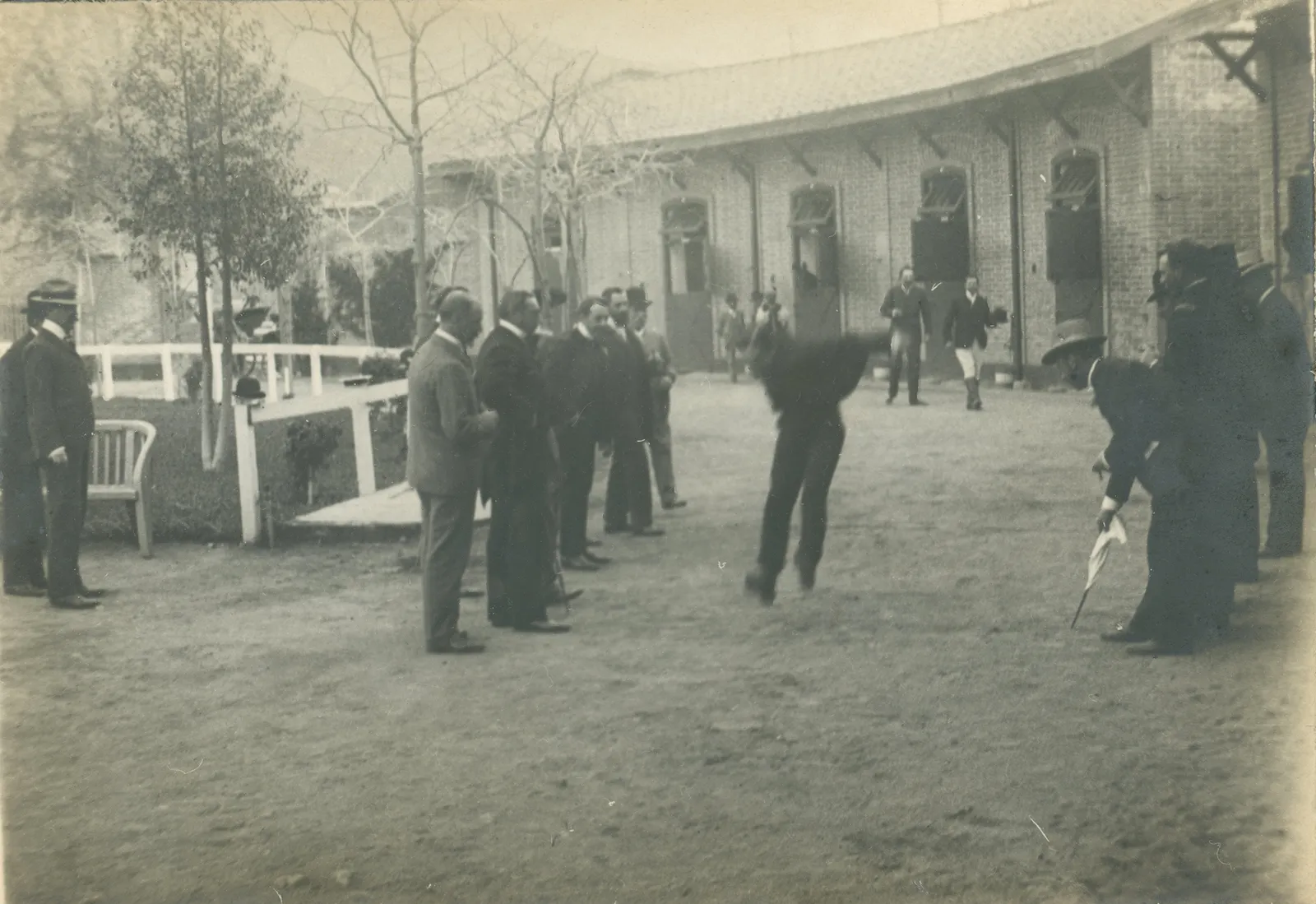 Junta en el Club Ecuestre, 1903