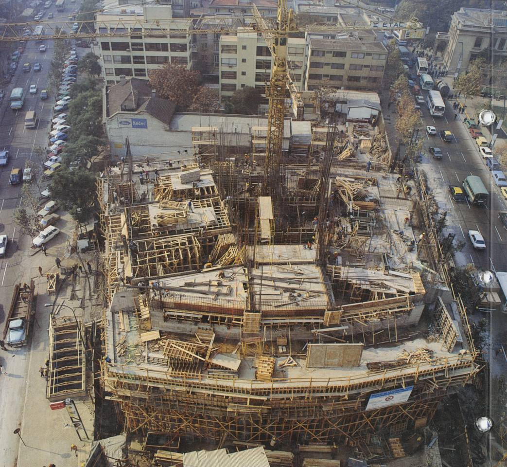 Edificio de la CChC en construcción, 1988