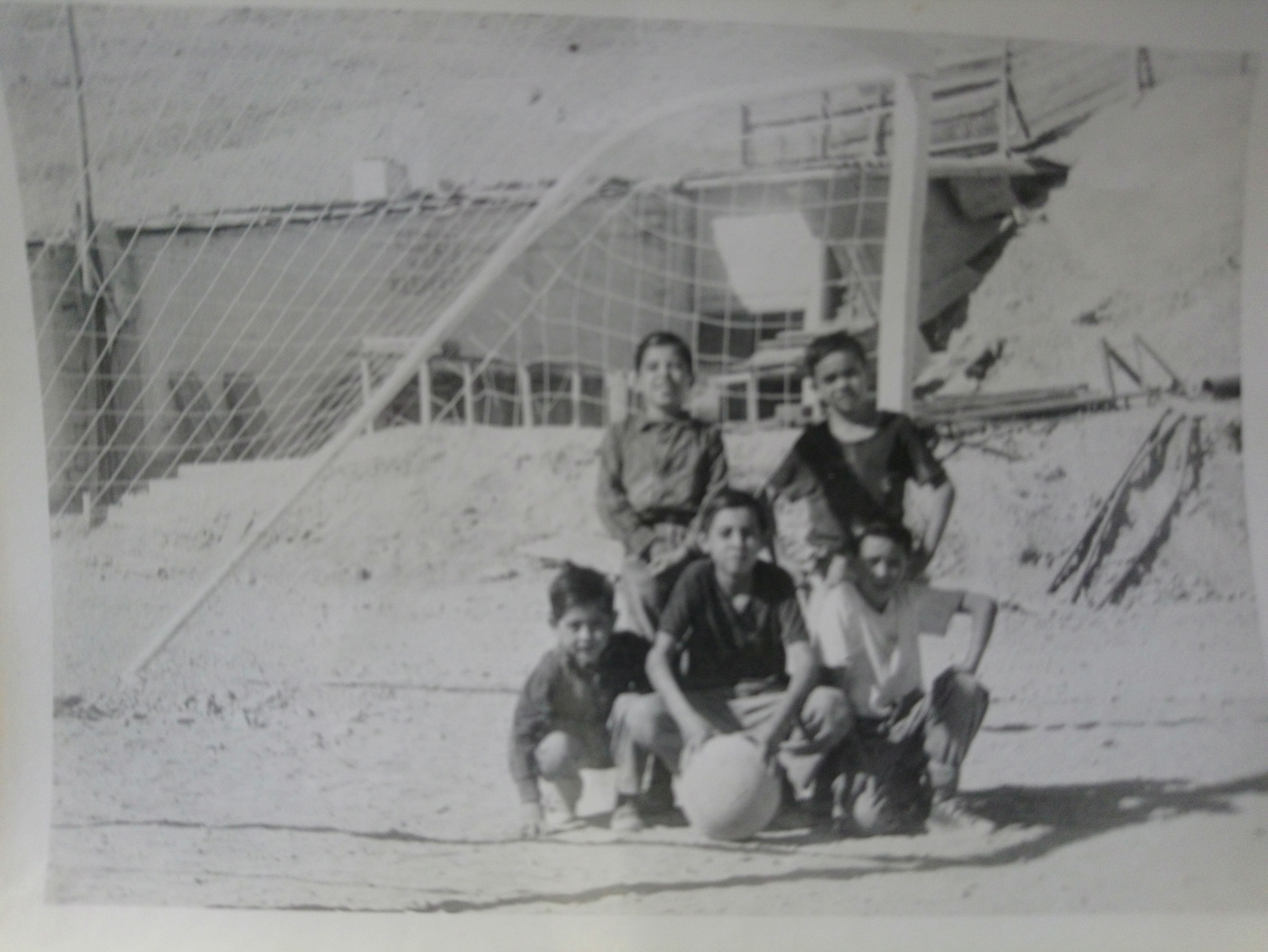 Jugadores de Fútbol, Mina Disputada de Las Condes, 1968