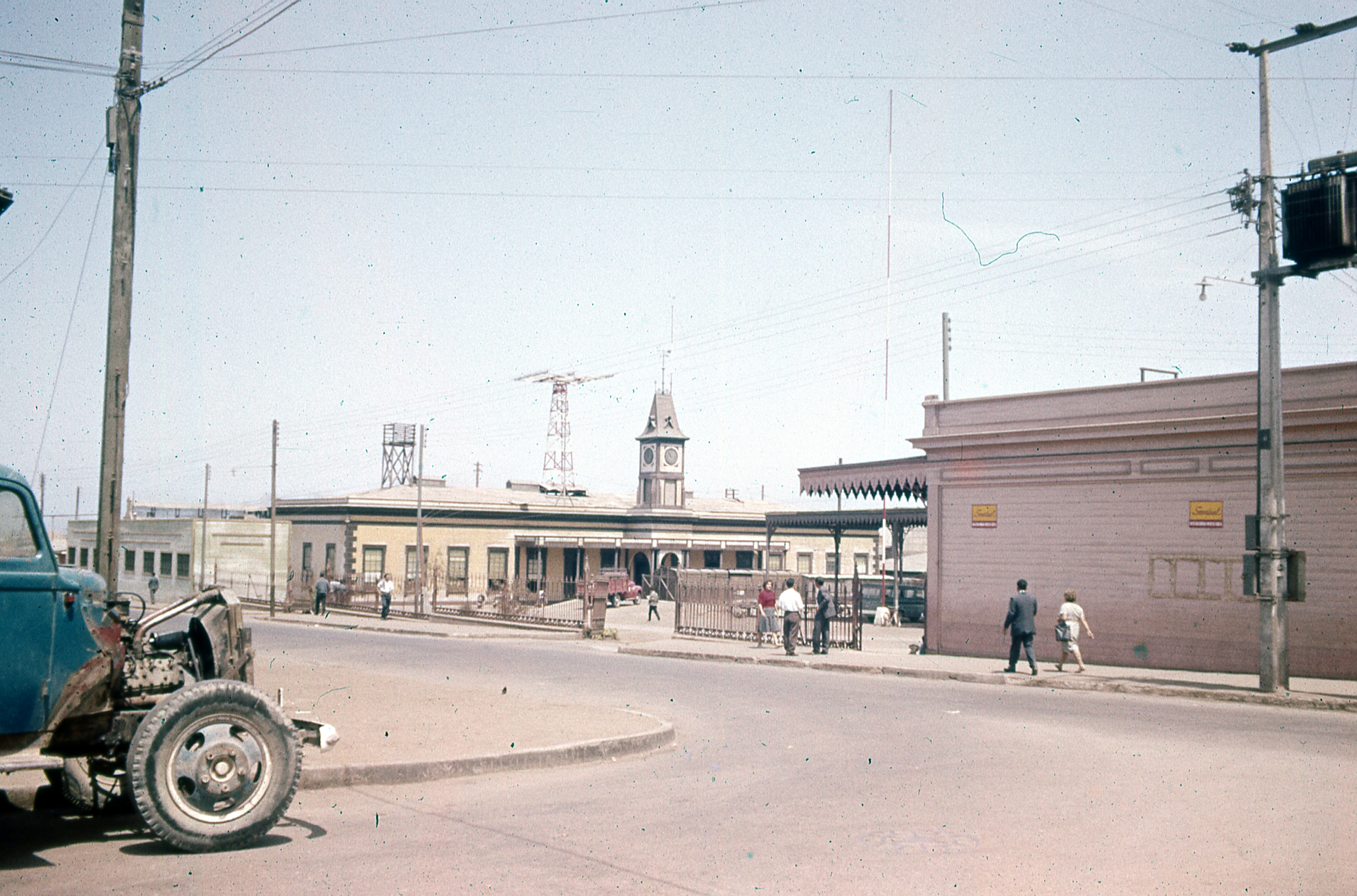 Iquique, Edificio Correos y Estación, 1977