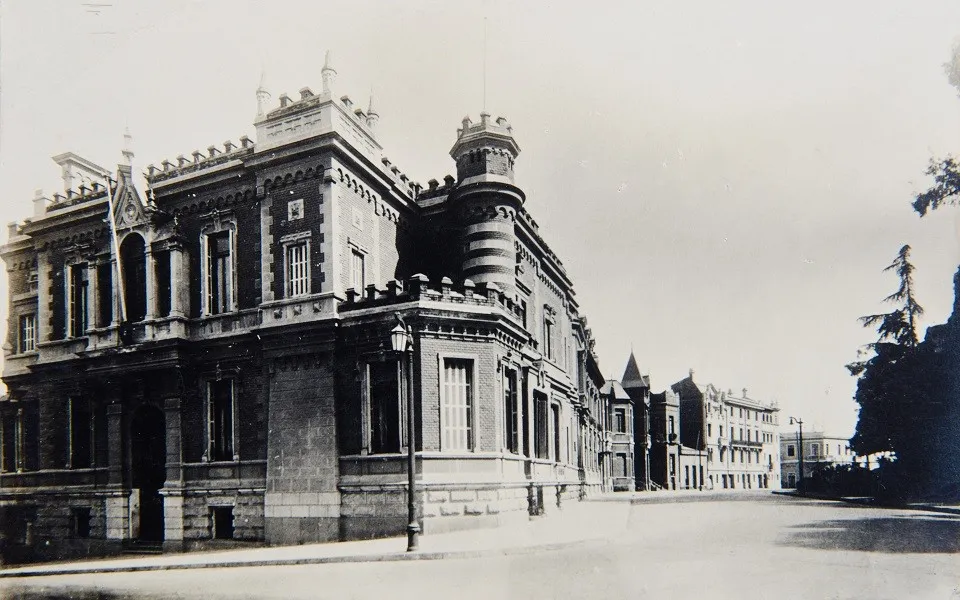 Castillo Dávila, 1925