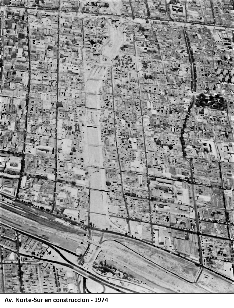 Av Norte Sur en construccion, 1974