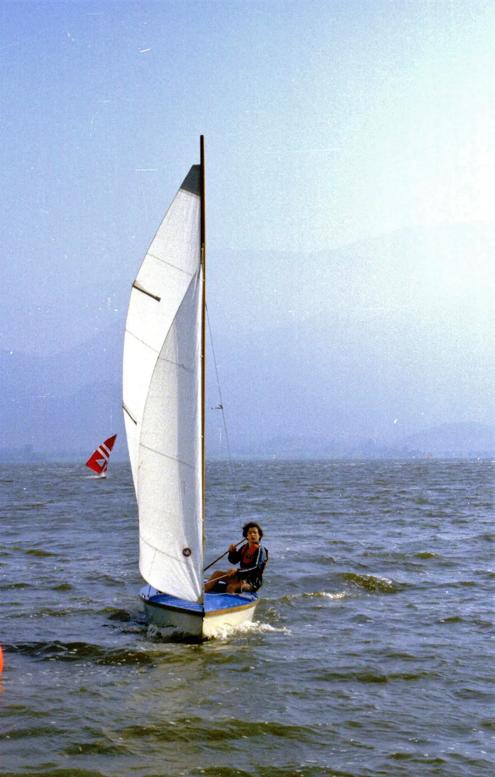 Navegando en Laguna de Aculeo, 1984