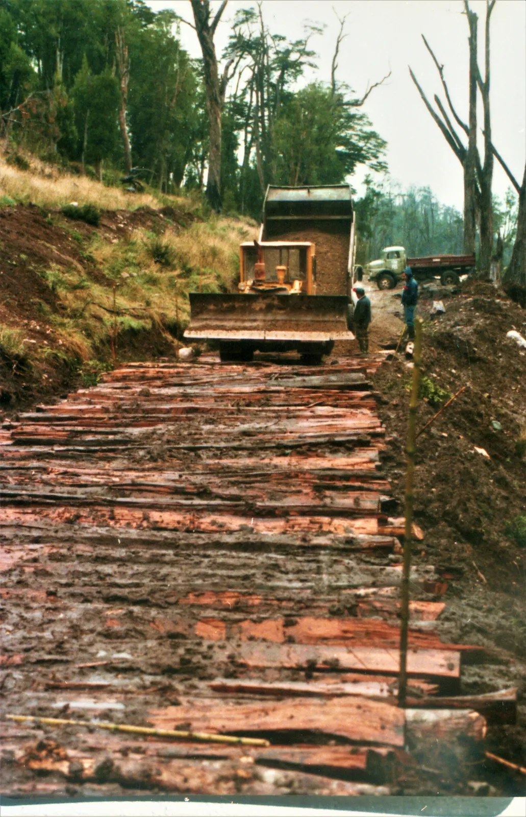 ENVARALADO EN LA CARRETERA AUSTRAL, 1980