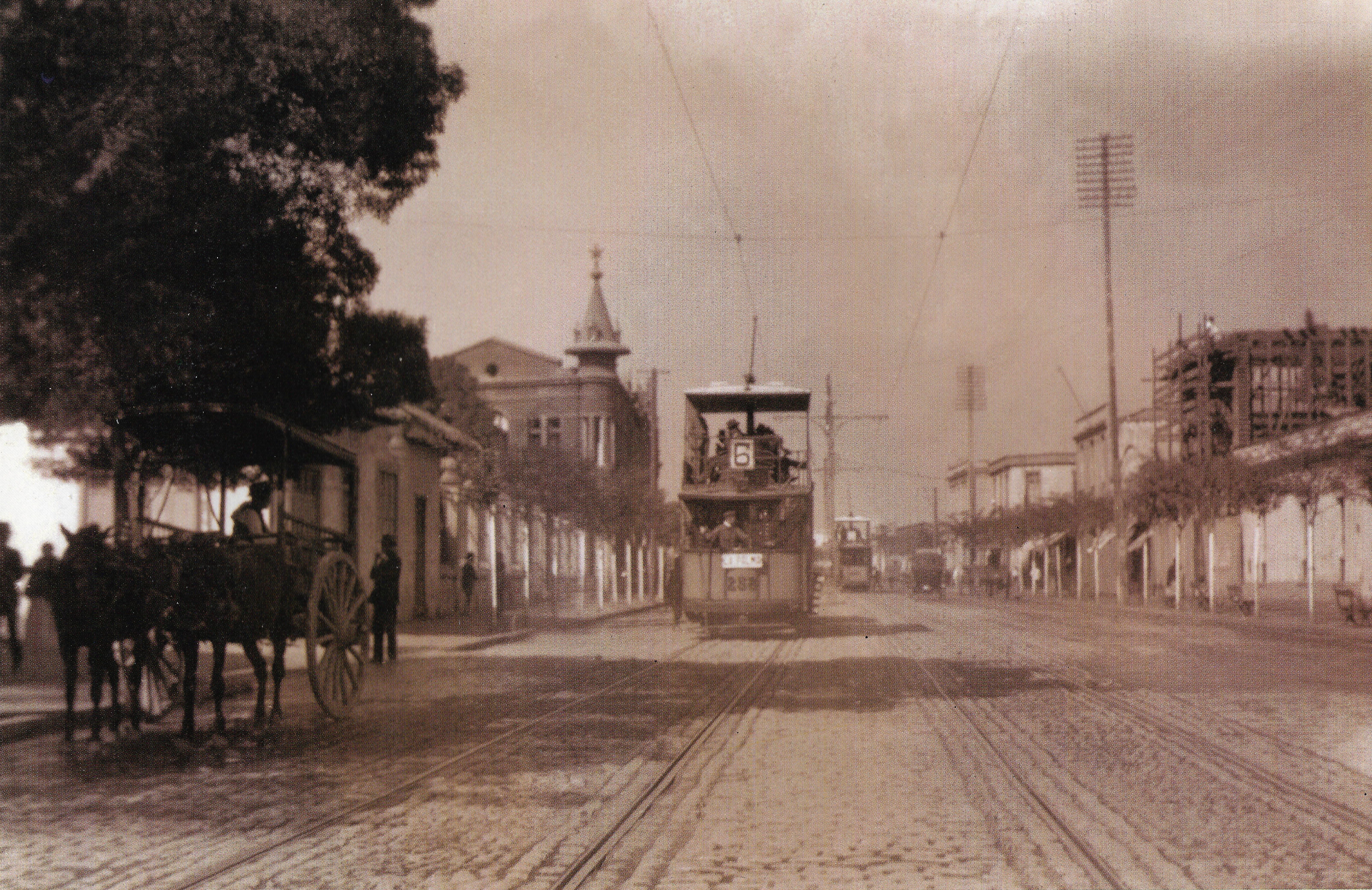 Avenida Independencia en la década de 1920