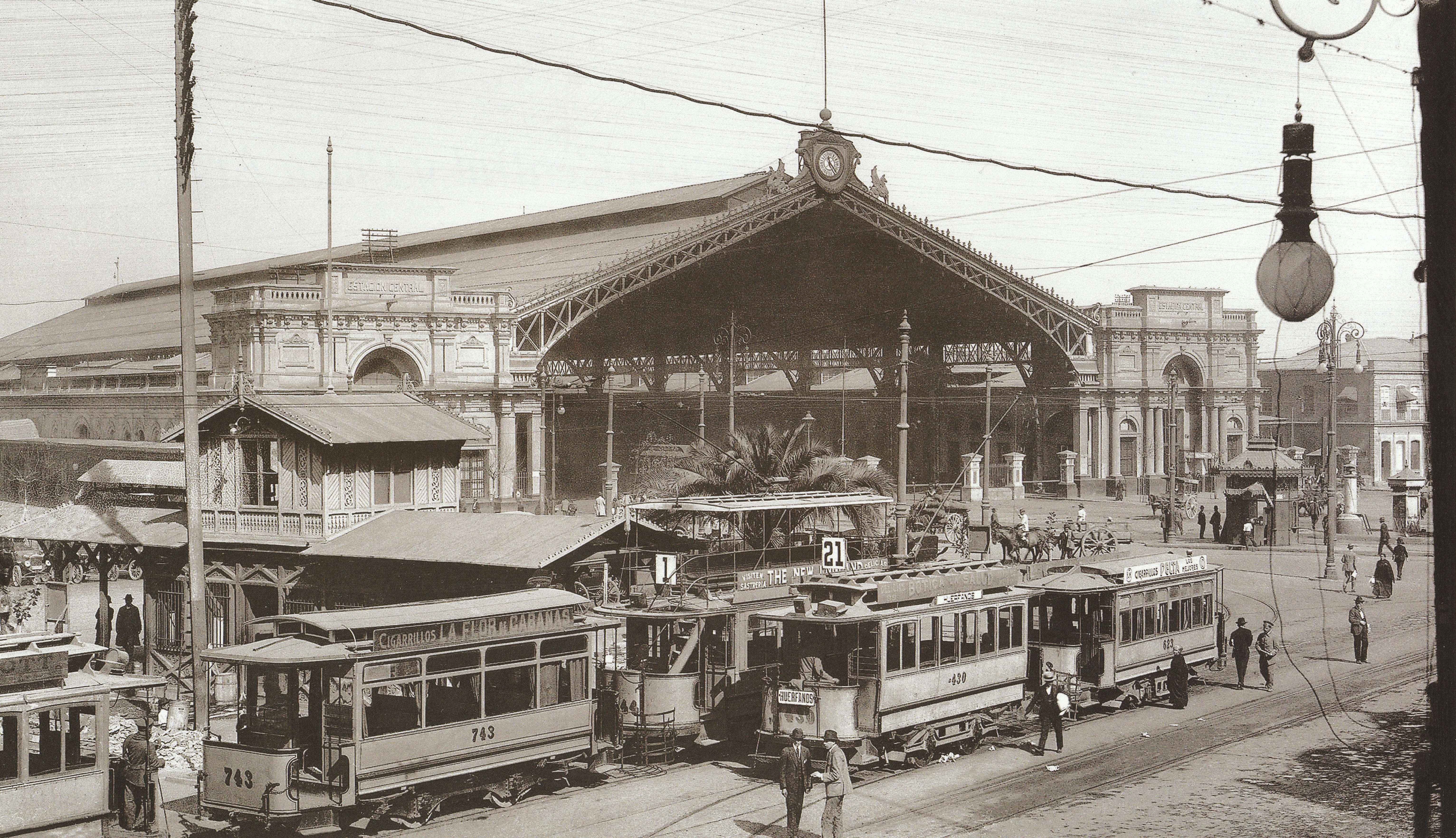 Estación Central y Plaza Argentina en 1920