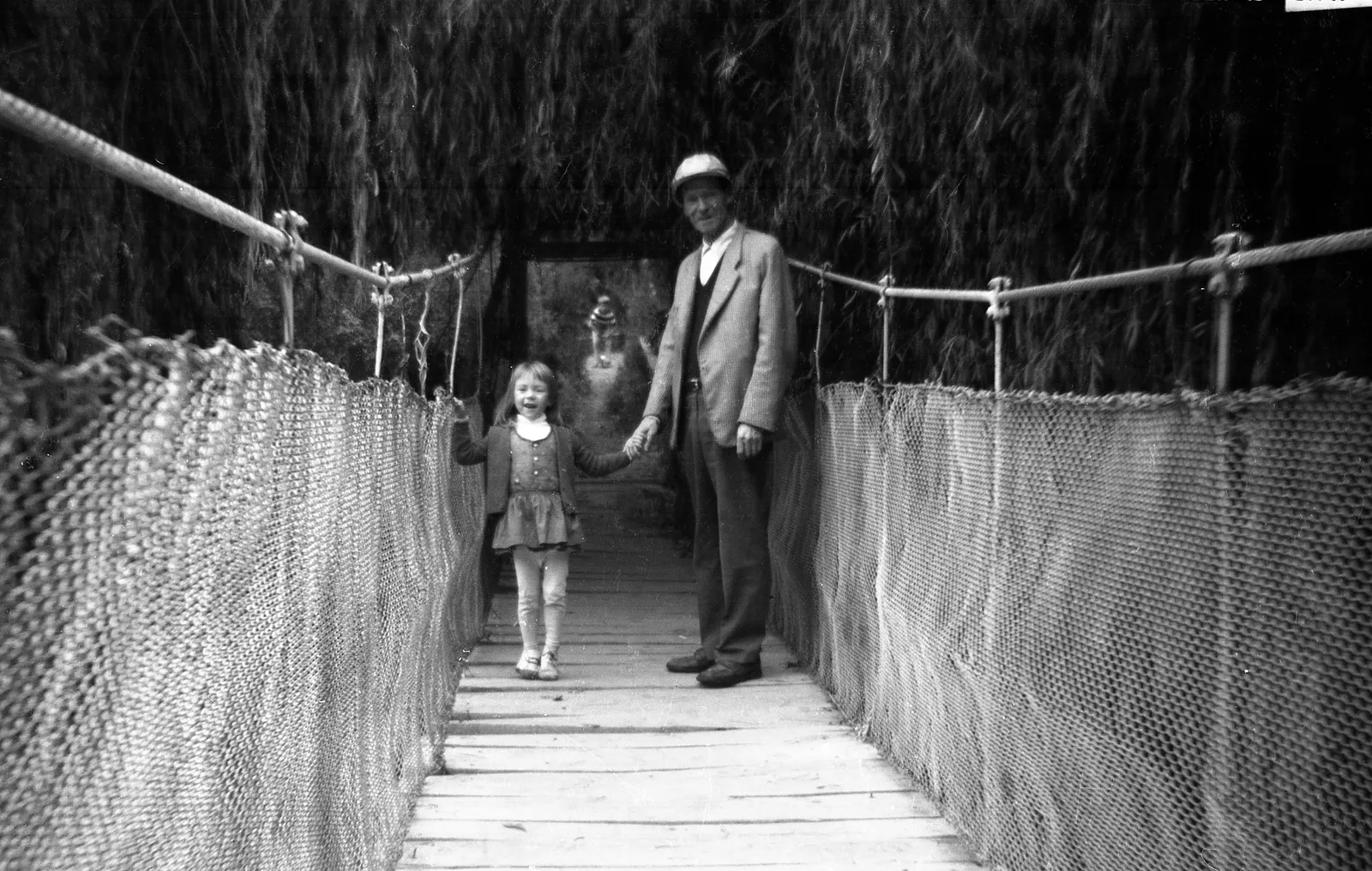 Puente colgante de Río Blanco, ruta Los Andes, 1974 - Portillo