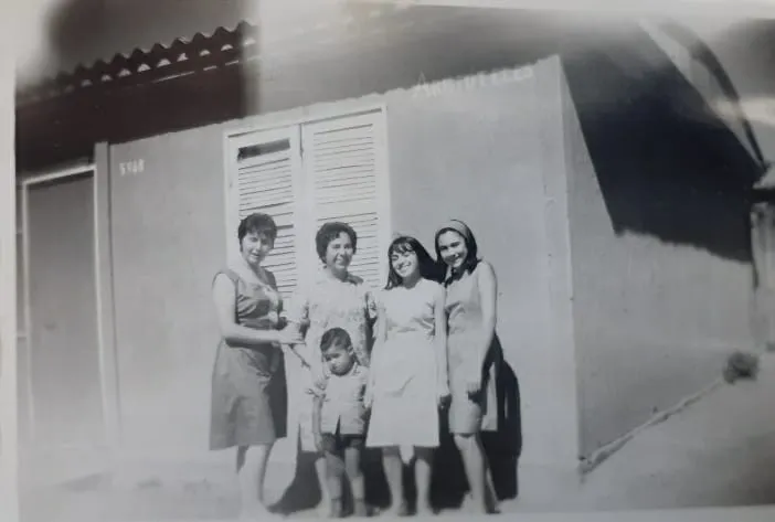 Vecinas Población Villa Sur, pasaje Aristóteles, 1964