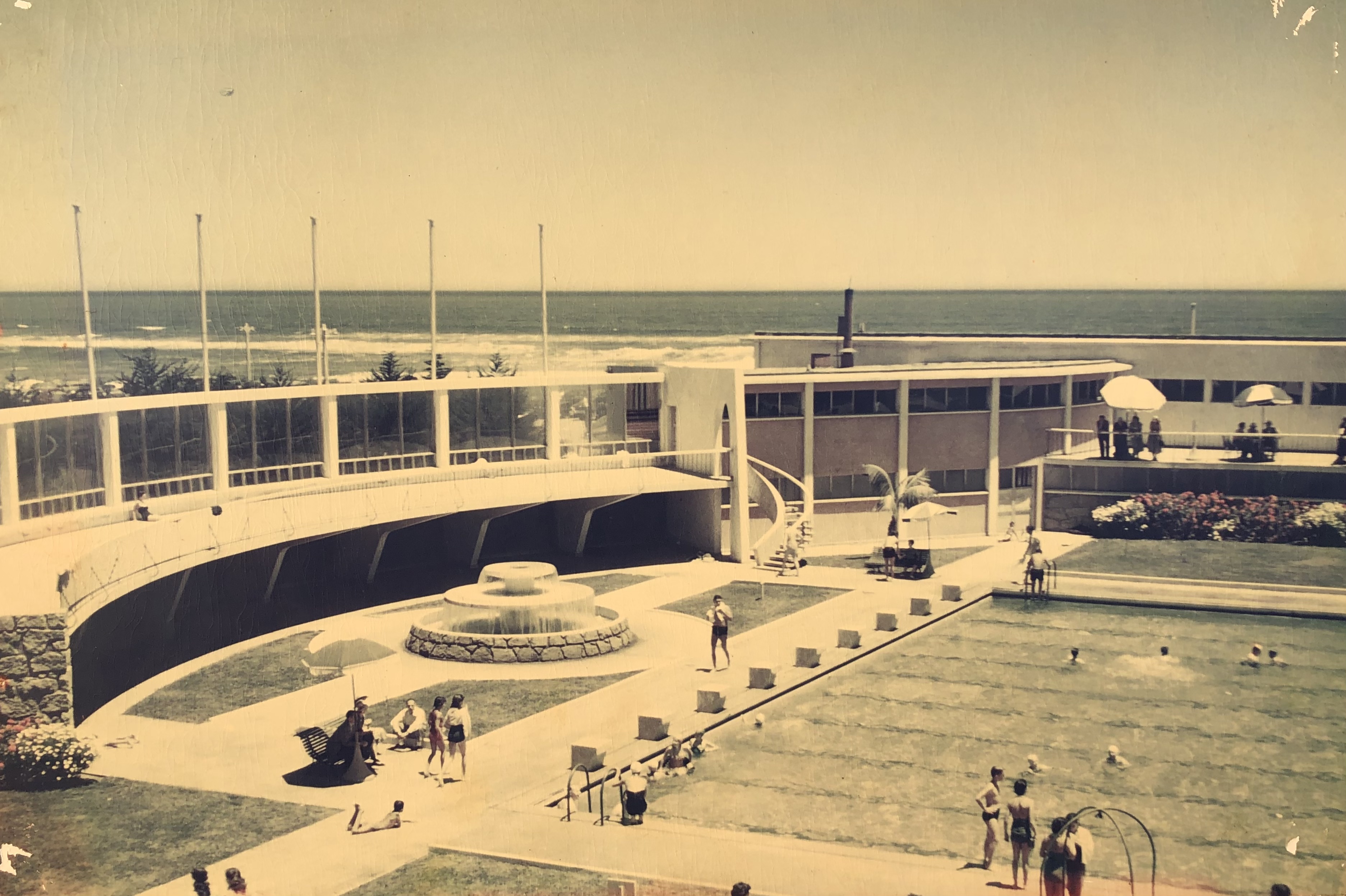 Piscina olímpica municipal Rocas de Santo Domingo, 1950