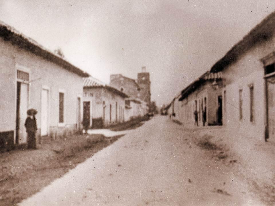 Calle Independencia desde San Martín, 1890